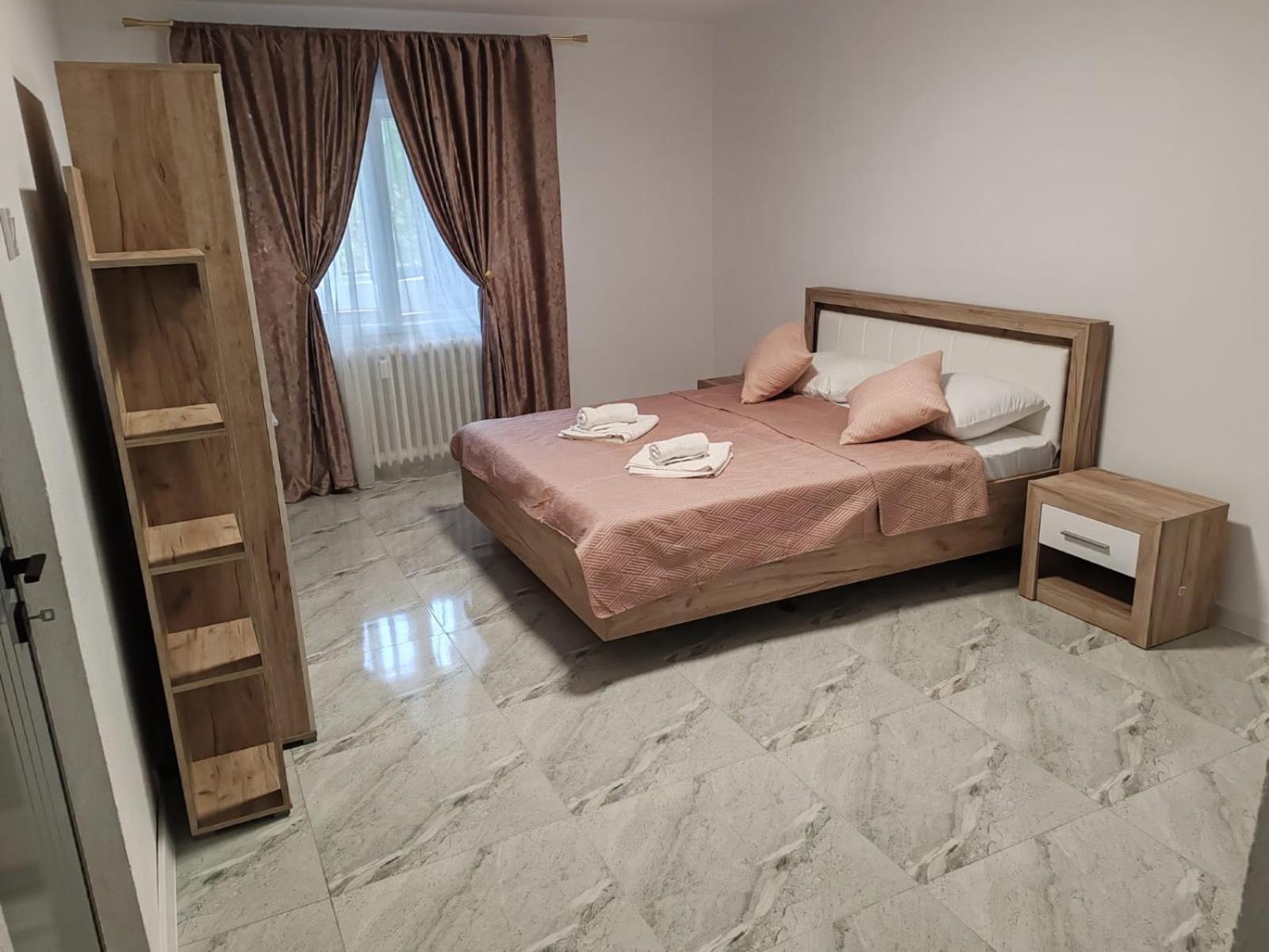 Apartamento Garsoniera G3 Craiova Exterior foto